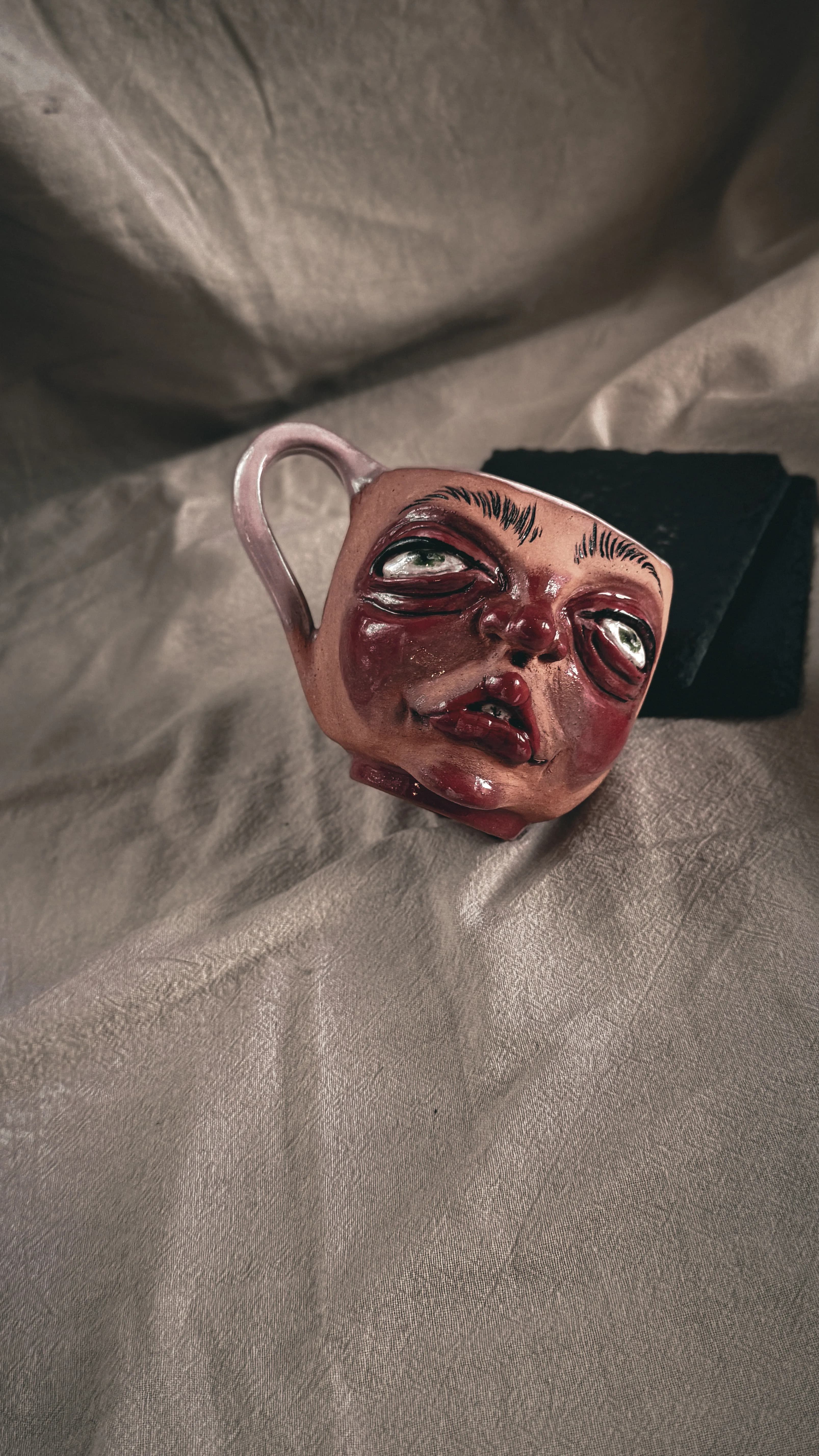 راحة المساء من متجر حكايات الطين الأحمر