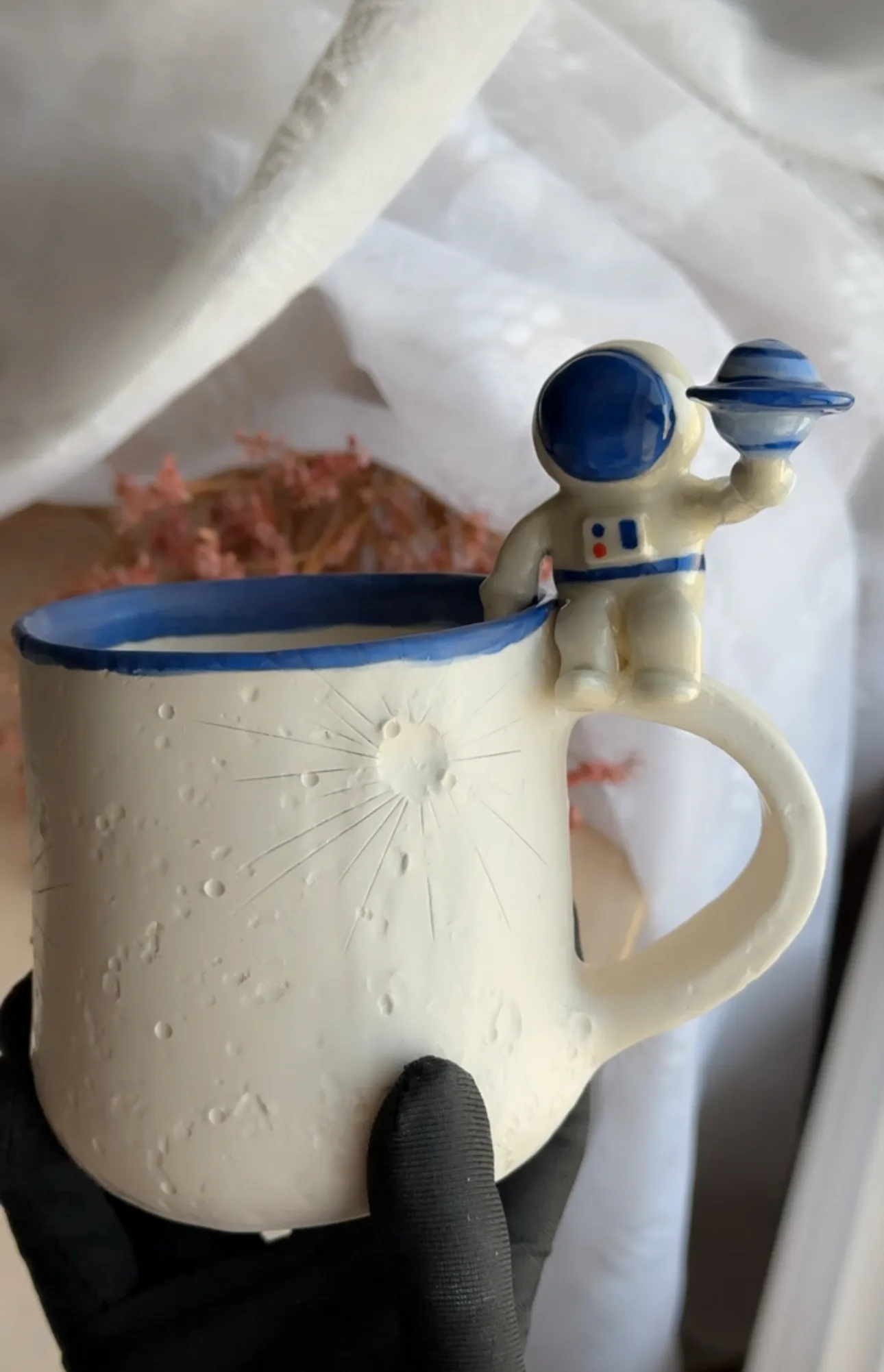 كوب رائد الفضاء وكوب زحل من متجر بريق استوديو