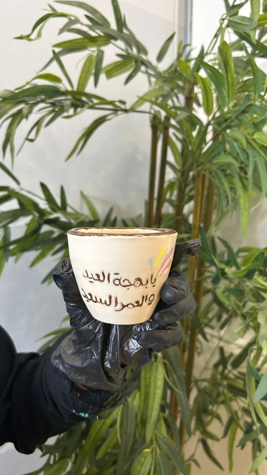 كوب فخار من متجر مربع بسيط