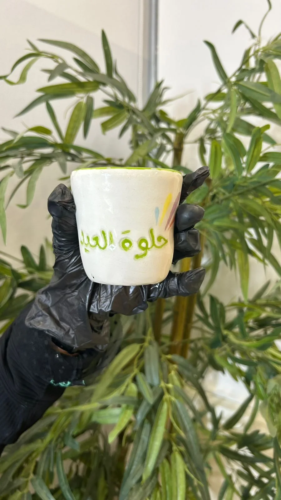 كوب فخار من متجر مربع بسيط