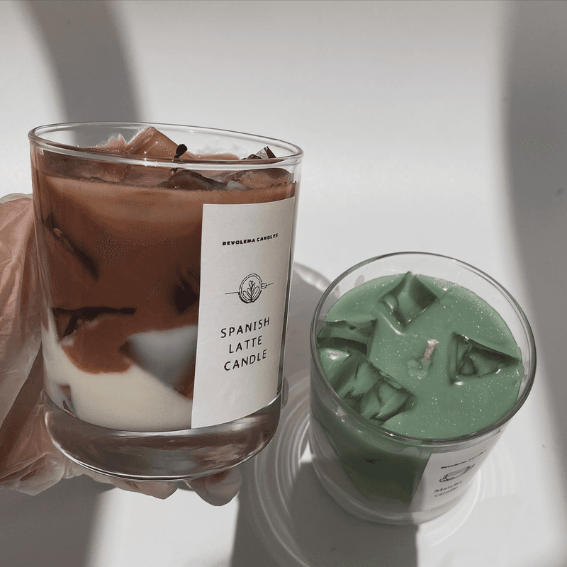 شمعة القهوه المثلجة من متجر شموع ريڤولينا