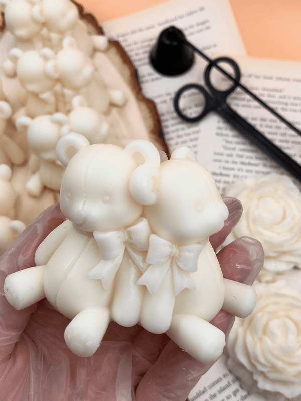 شمعة الدب من متجر شموع ريڤولينا