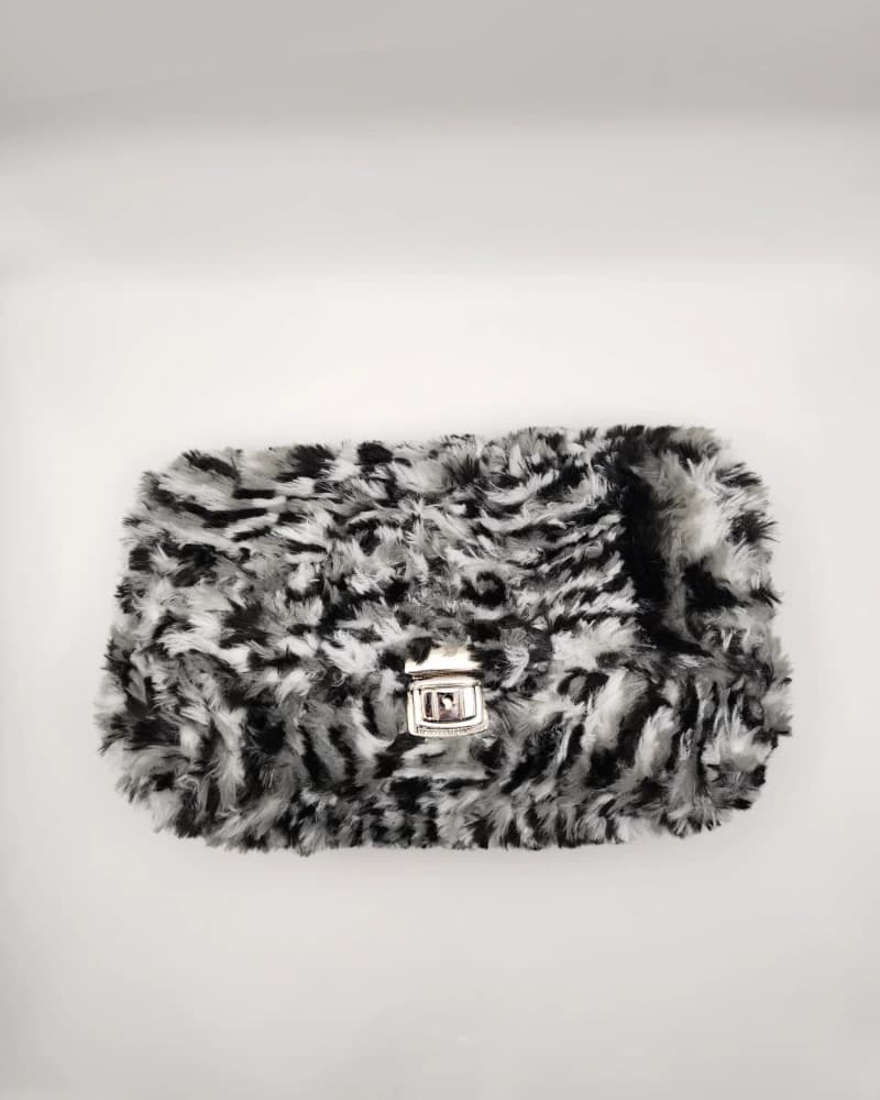 حقيبة الوبر الناعم من متجر متجر منسوجة بعناية