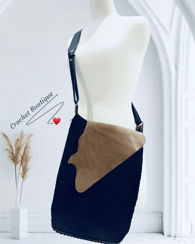 صورة حقيبة كروشيه مع فخامة الجلد - كروشيه بوتيك