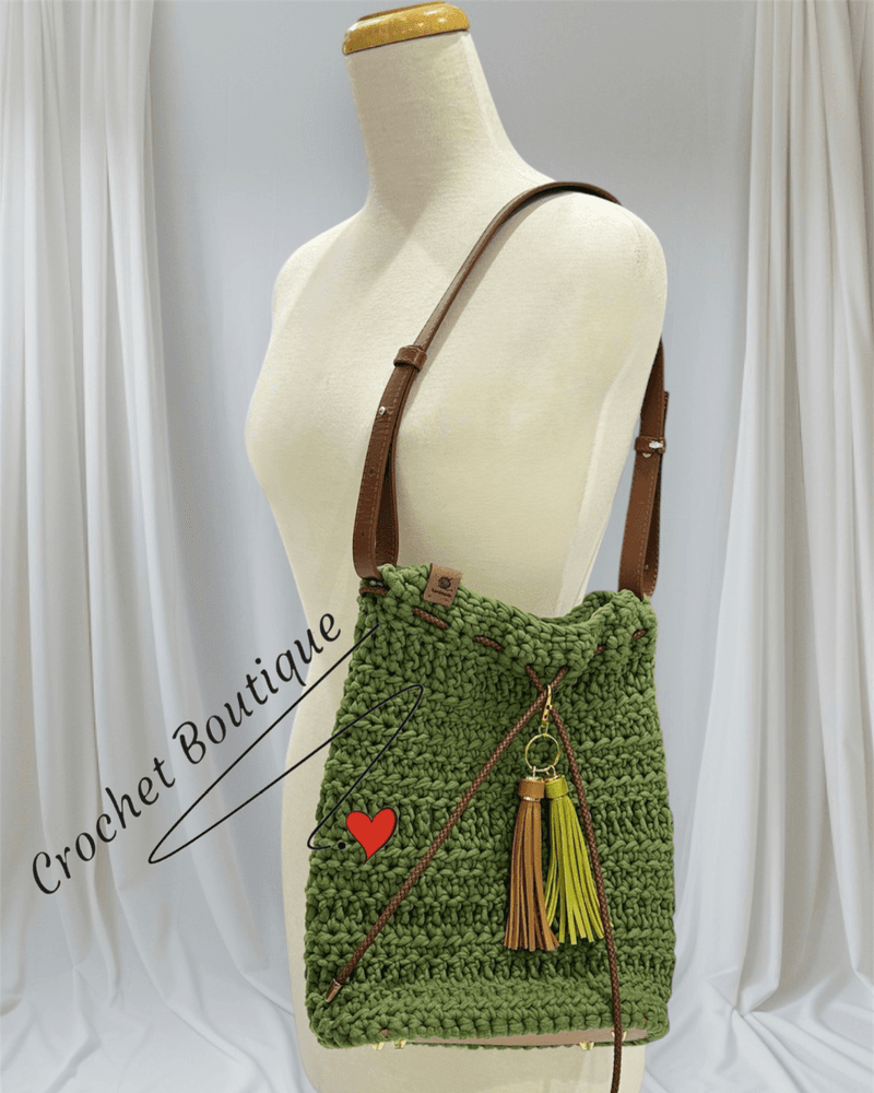 صورة حقيبة كلاسيك بدلّايات..زيتي - كروشيه بوتيك