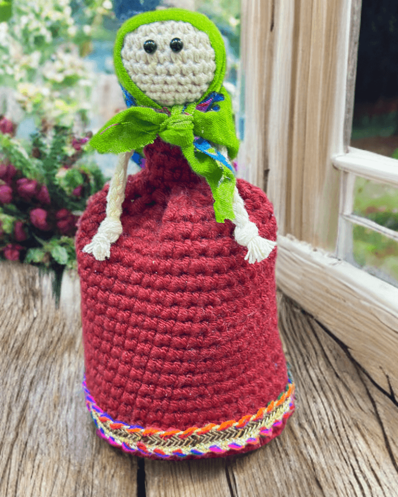 دمية التأسيس من متجر كروشيه بوتيك