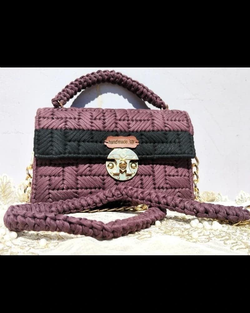 حقيبة هاند ميد كنفاه من متجر ام أند واي هاند ميد