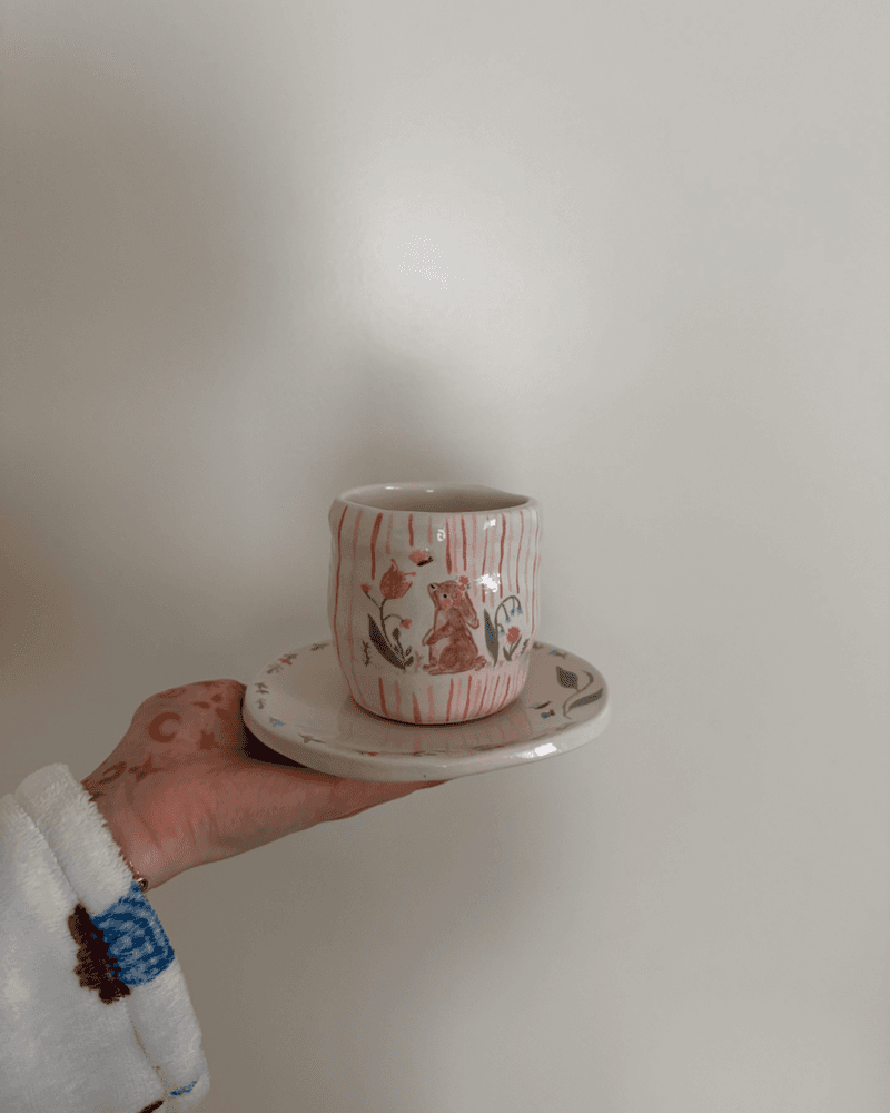 كوب الأرنوب 🐇✨ من متجر ساره بوتري