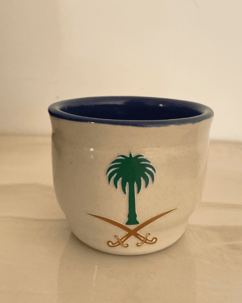 كوب سيفين ونخله من متجر عجية للخزف والفخار