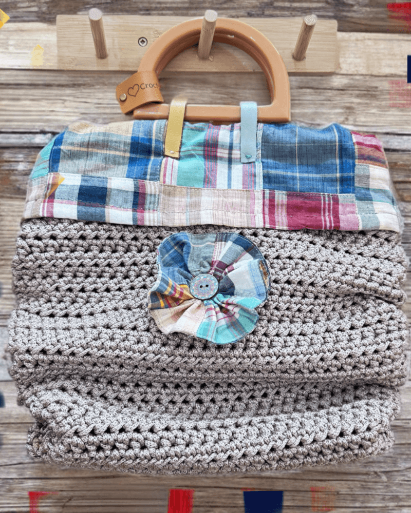 حقيبه كروشيه مع الكاروهات..رمادي من متجر كروشيه بوتيك