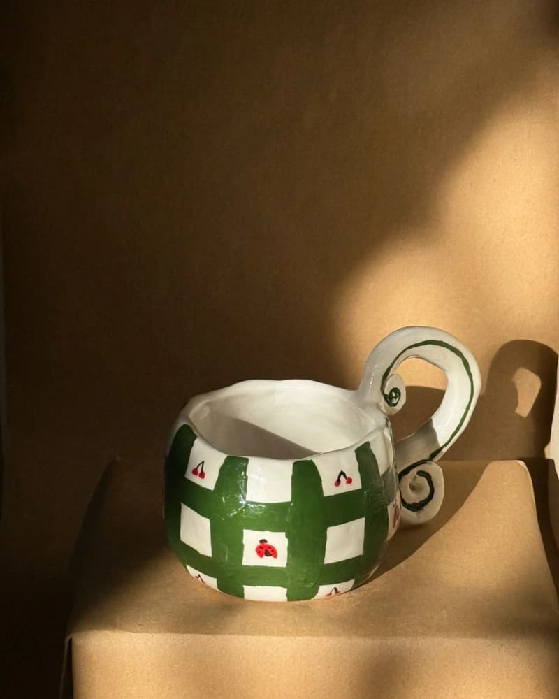 كوب آنسة دعسوقة من متجر طِيــــــــــــــــنة