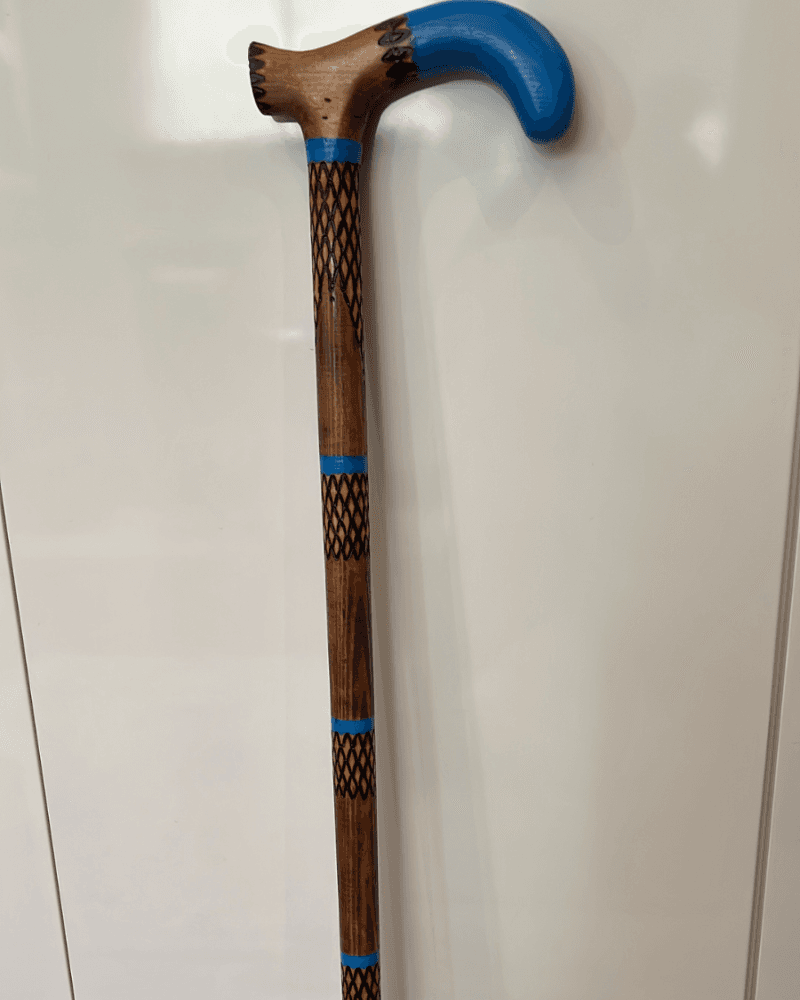 عصا خشبية من متجر بيذانة