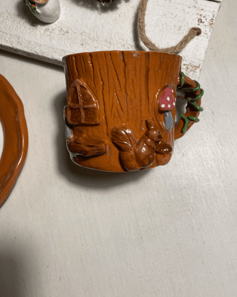 كوب بطابع خشبي من متجر معمل الكوب الفخاري