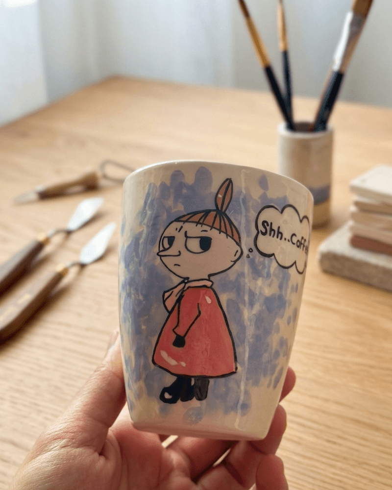 كوب مي مي غاضبة من متجر رحمة استديو