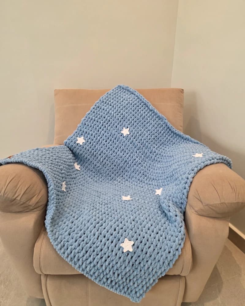 بطانية من متجر كرافتد باي فاطمة