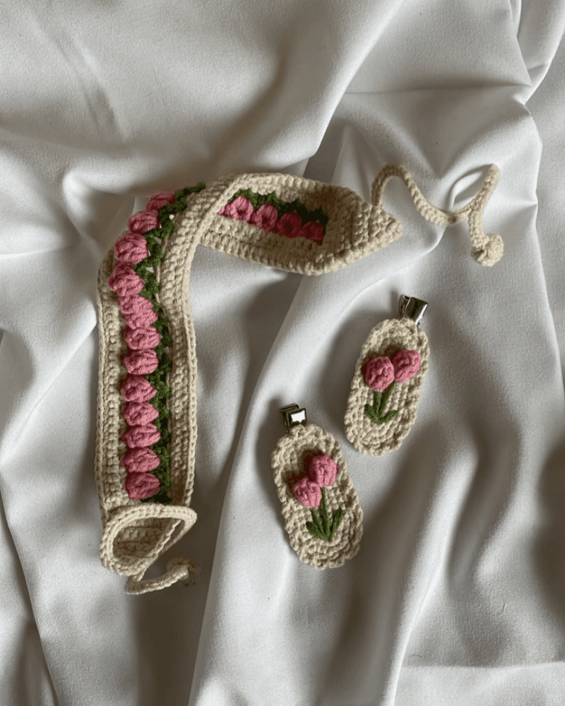 طقم مشبك لشعر مع ربطة من متجر ريڤا