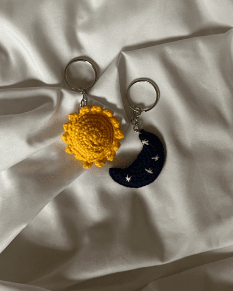 ميدالية شمس وقمر من متجر ريڤا