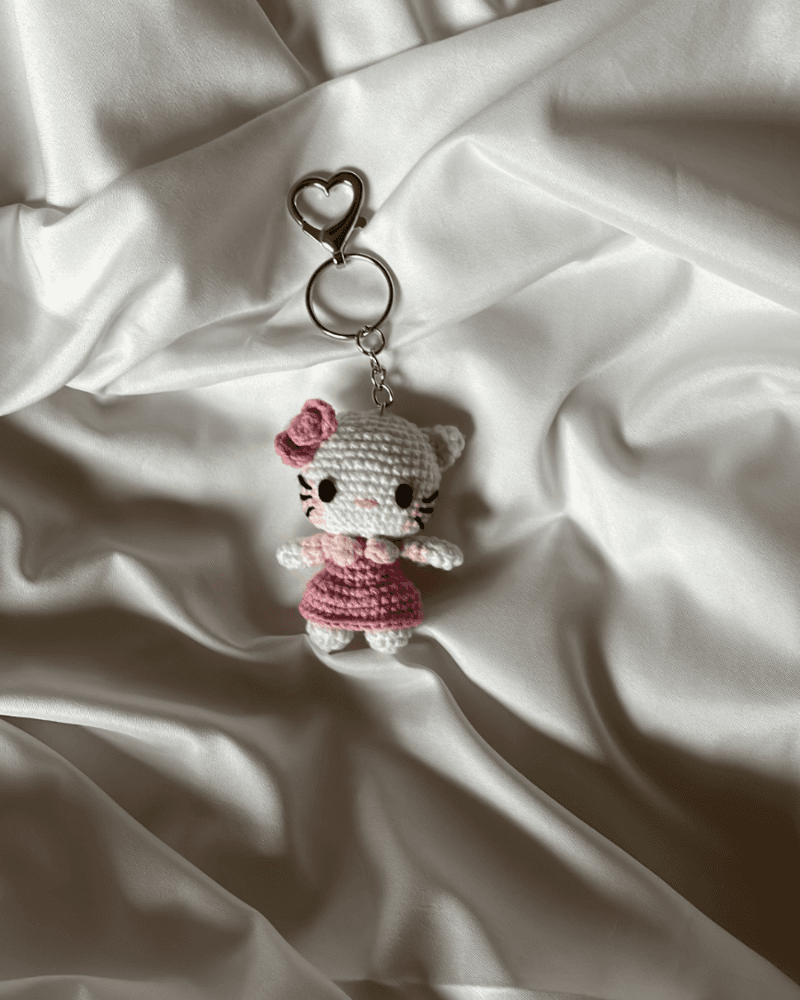 ميدالية هيلو كاتي من متجر ريڤا